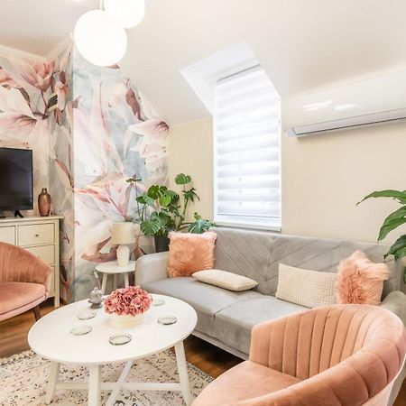 Monarchia Apartman Pearl Mosonmagyaróvár Eksteriør bilde