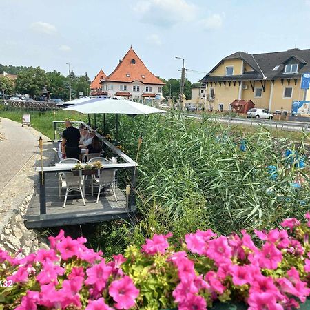 Monarchia Apartman Pearl Mosonmagyaróvár Eksteriør bilde