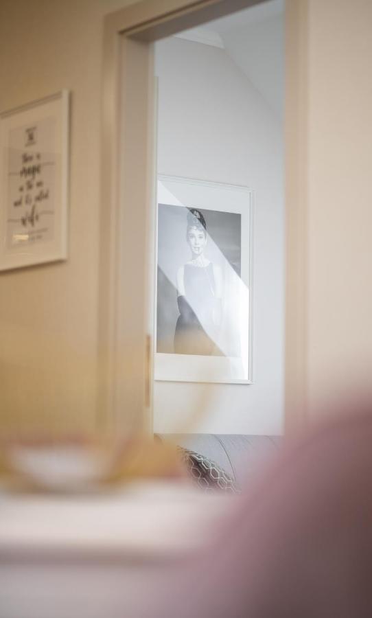 Monarchia Apartman Pearl Mosonmagyaróvár Eksteriør bilde